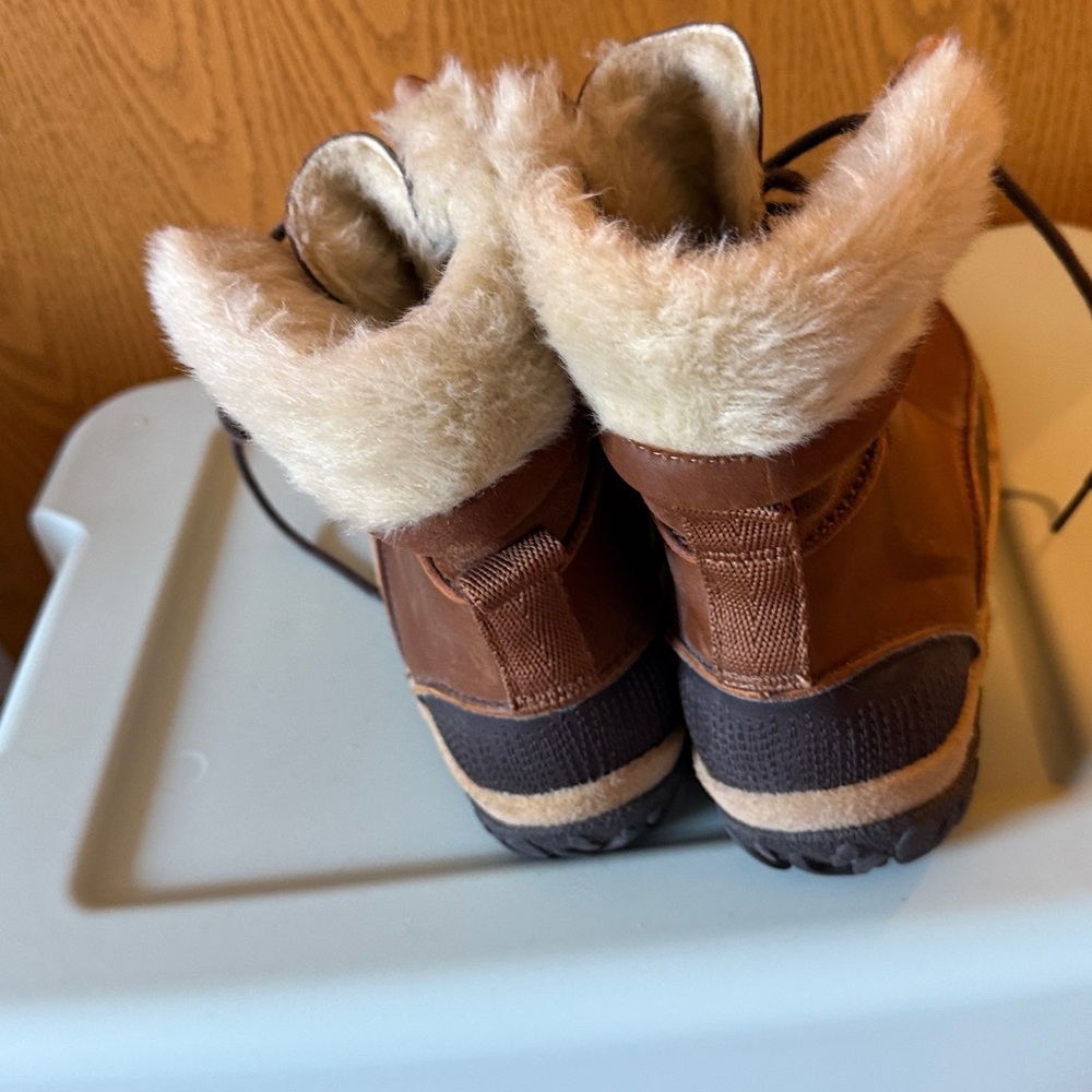 Merrill Brown Leather Shearling Lace-Up Boots size 9, never worn! - Picture 4 of 5